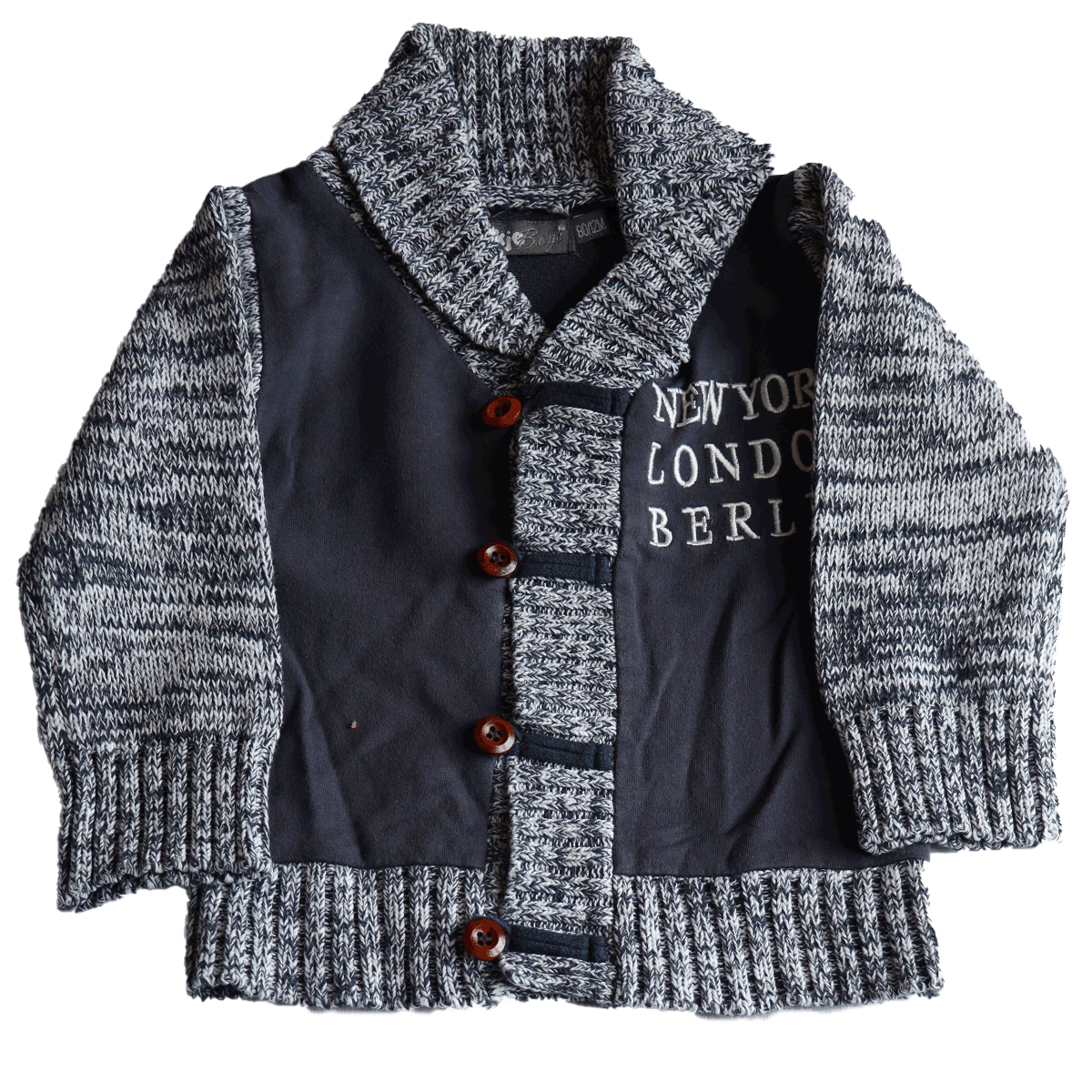 Knitwear vest Dirkje NewYork, London, Berlin.. of welke stad dan ook. Dit vestje in maat 80 kan hij overal naar toe dragen.