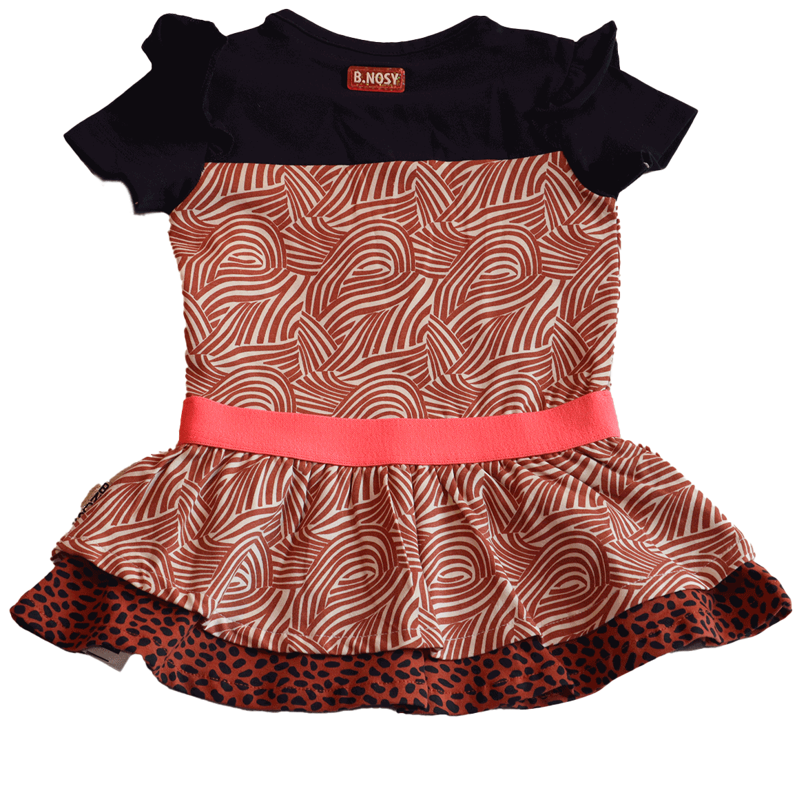 B.Nosy zomerjurk 'Lovely' (achterkant). Een stijlvolle zomer jurk in maat 68 voor je stijlvolle newborn. Gemaakt van stevig katoen voor extra comfort.