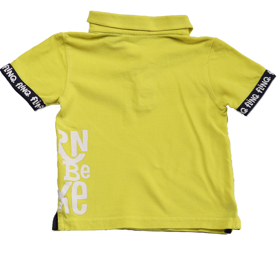 Flinq polo T-shirt (achterkant) in maat 80 heeft een stoere gele kleur waardoor jouw kleine vent zeker zal opvallen. Deze gave polo is een echte eye-catcher.