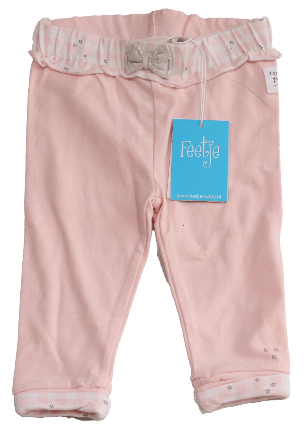Feetje broekje zacht roze in maat 68. Prachtig item wat ook nog eens zijde zacht aanvoelt. gemaakt van organisch en duurzaam materiaal.