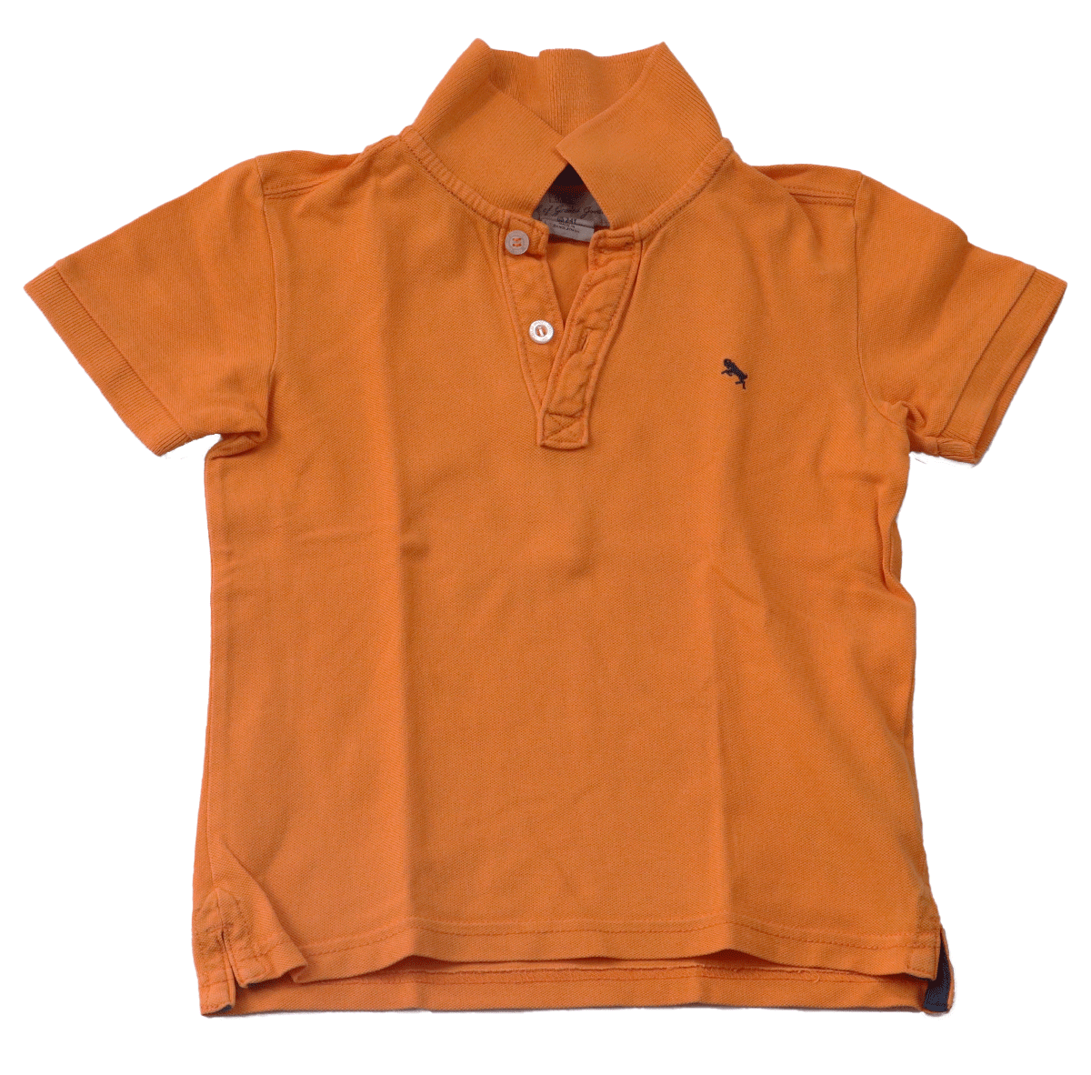 L.O.G.G. oranje polo T-shirt draagt maat 98-104 Heeft een oranje kleur waardoor je gelijk zin krijgt aan de heerlijke warme zomerdagen.