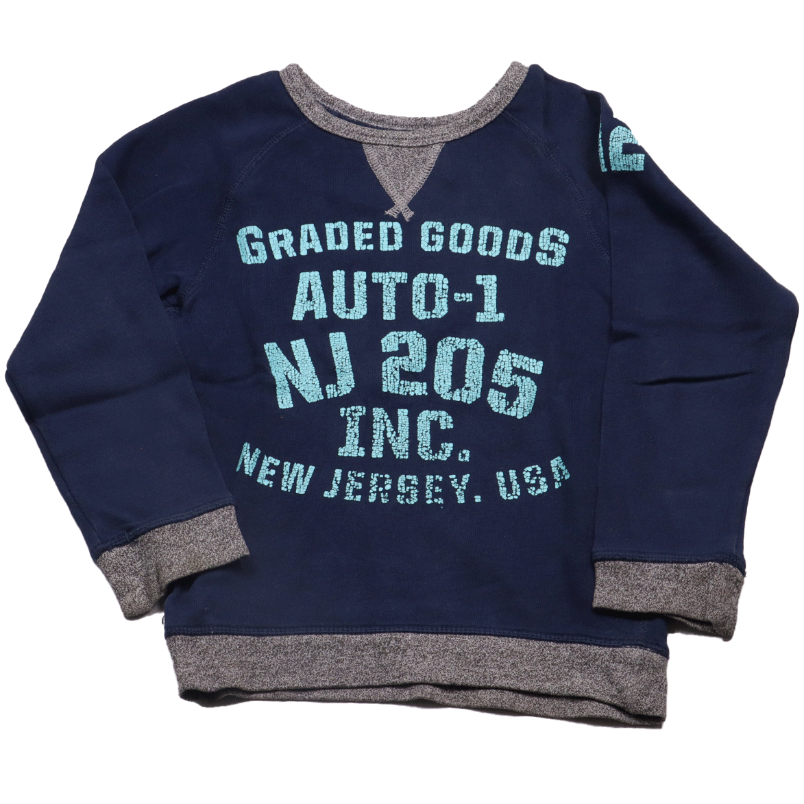 L.O.G.G. sweater van H&M in maat 110-116 heeft een mooie blauwe kleur. Deze trui is stijlvol, comfortabel en duurzaam tegelijk.