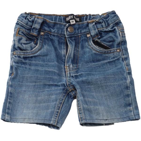 BabyBlue jeans short in maat 86 is een stoere, comfortabele en toch stijlvolle short. Fijn om in buiten te spelen maar ook leuk naar een verjaardag.