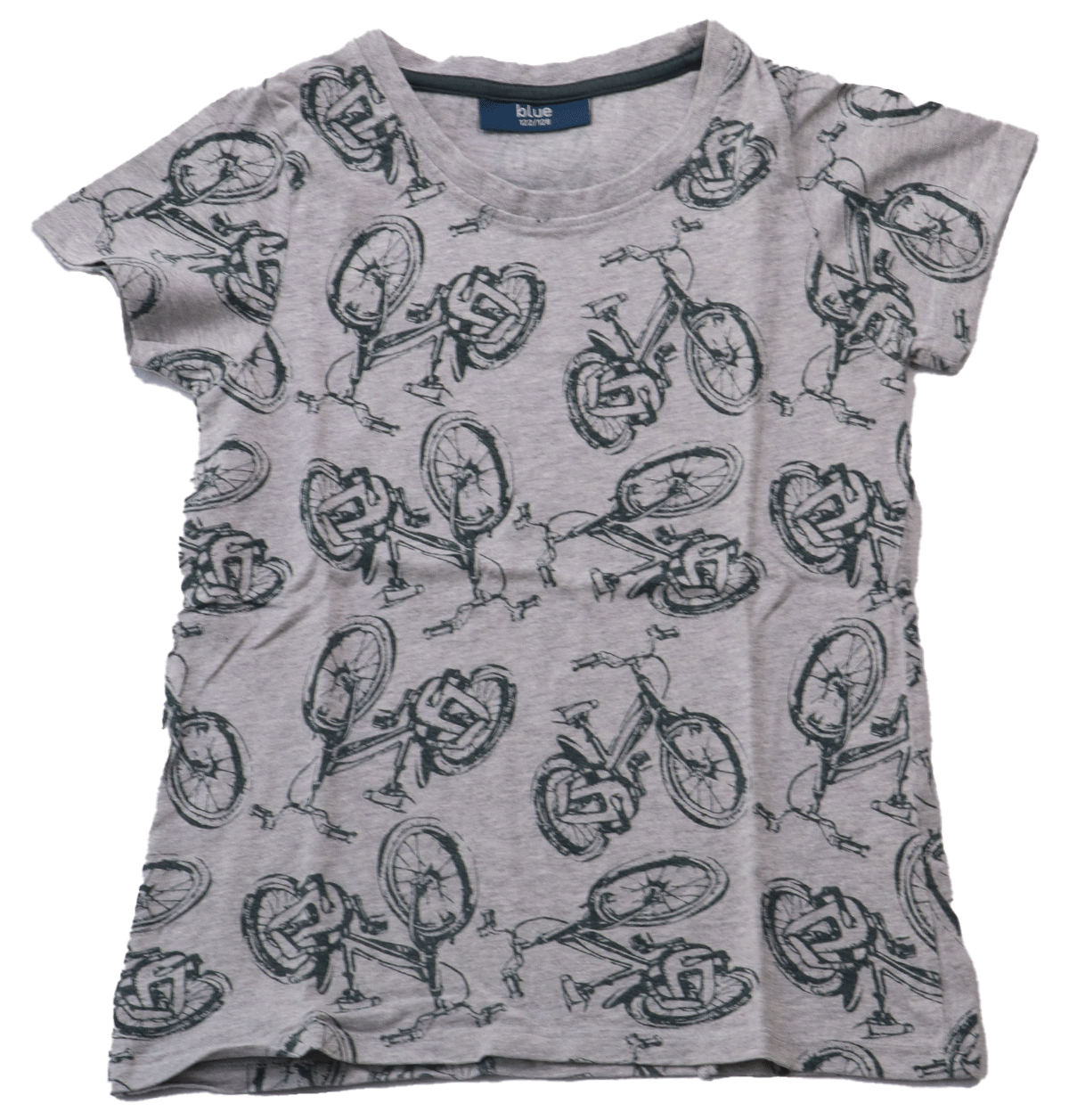 Blue t-shirt fiets in maat 122-128. Een licht grijs shirt met een stoere print van fietsen all-over. Tijdloos, stijlvol en comfortabel.