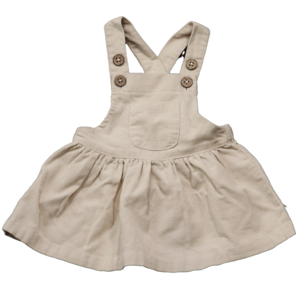 ribstof jurkje in newborn maat 62. Gemaakt van 100% katoen en heeft een subtiele rib structuur is een modieuze beige kleur.